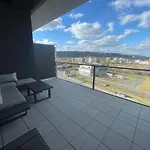 Luxe Studio With Pool, Sauna, Jacuzzi, Gym, Balcony