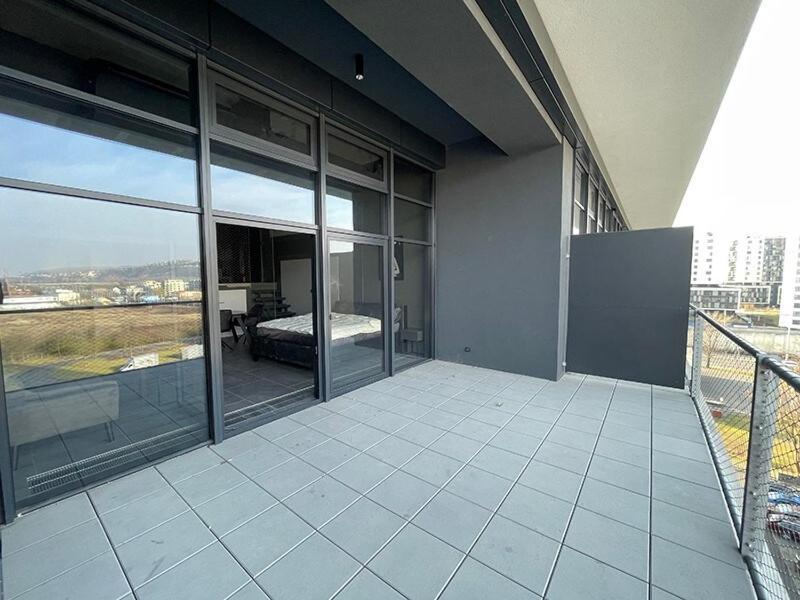 Luxe With Pool, Sauna, Jacuzzi, Gym, Balcony