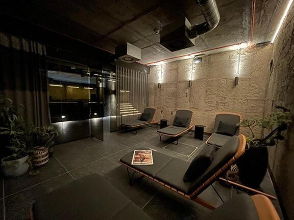 Luxe With Pool, Sauna, Jacuzzi, Gym, Balcony * Prague