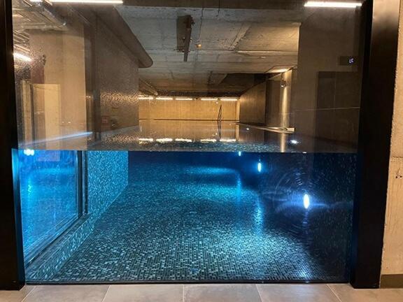 Apartment Luxe With Pool, Sauna, Jacuzzi, Gym, Balcony