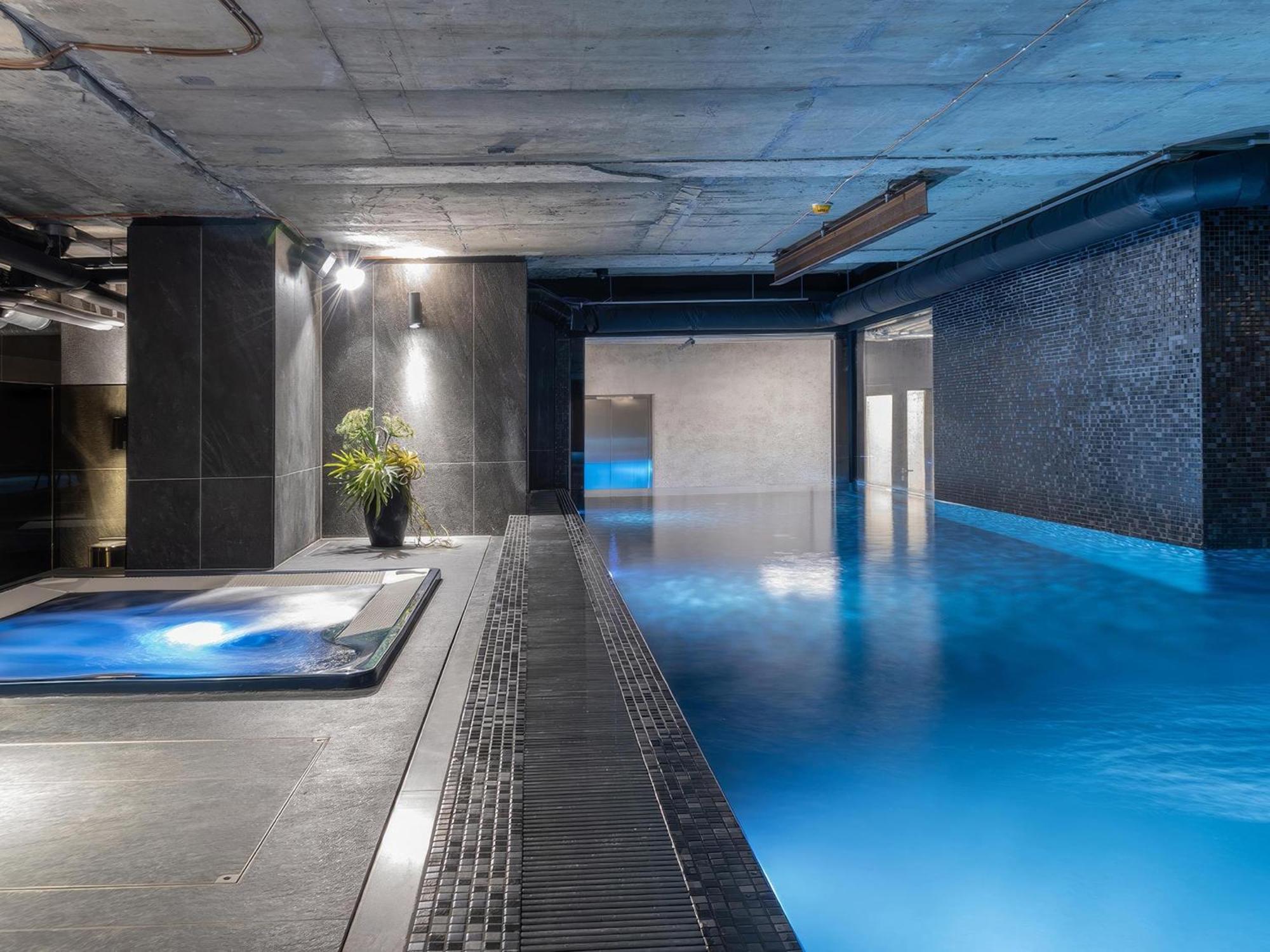 Apartment Luxe With Pool, Sauna, Jacuzzi, Gym, Balcony Prague